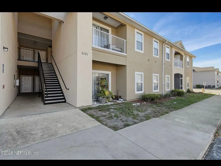 5101 Playpen Dr #14 — Photo 2