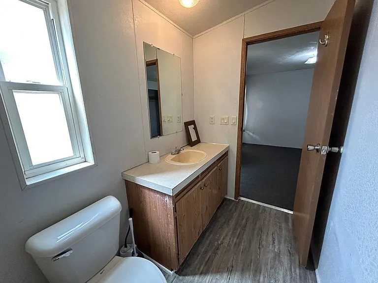 1315 S Federal Blvd #3 — Photo 29