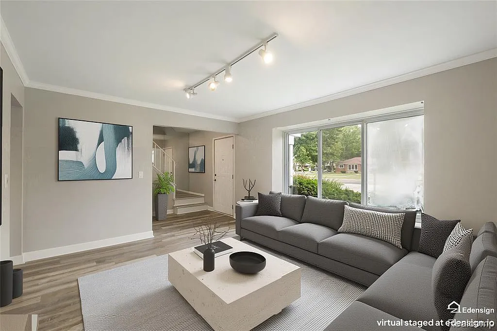 3 bed, 1.5 bath, 2527 sqft, $2,200 — Photo 3