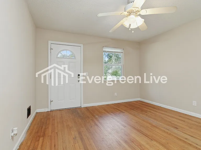 9 Rolling Hills Ct — Photo 2