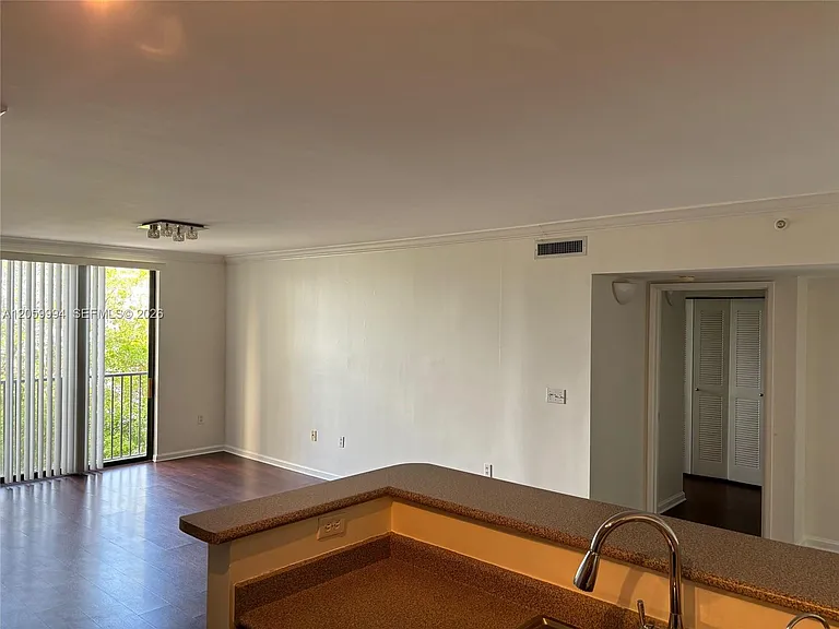 1919 Van Buren St #414A — Photo 5