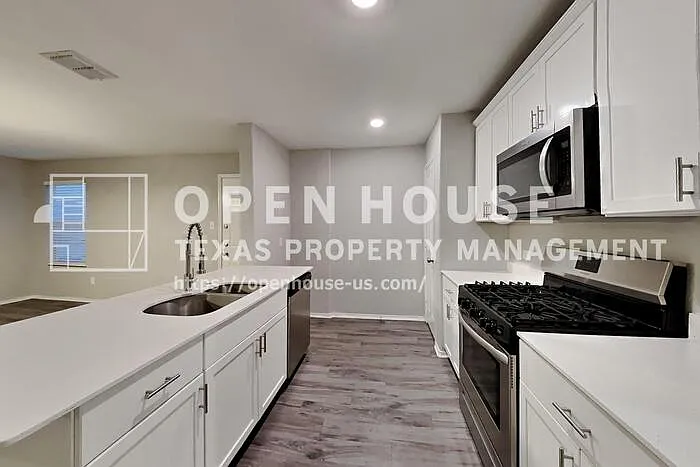 5529 McClelland St — Photo 5
