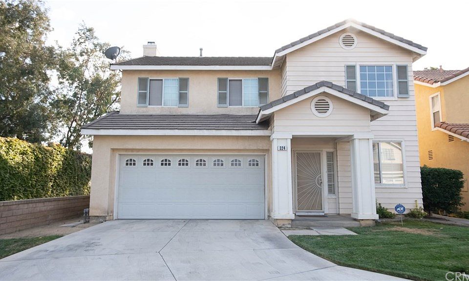 1st image of 324 Cypress Ct