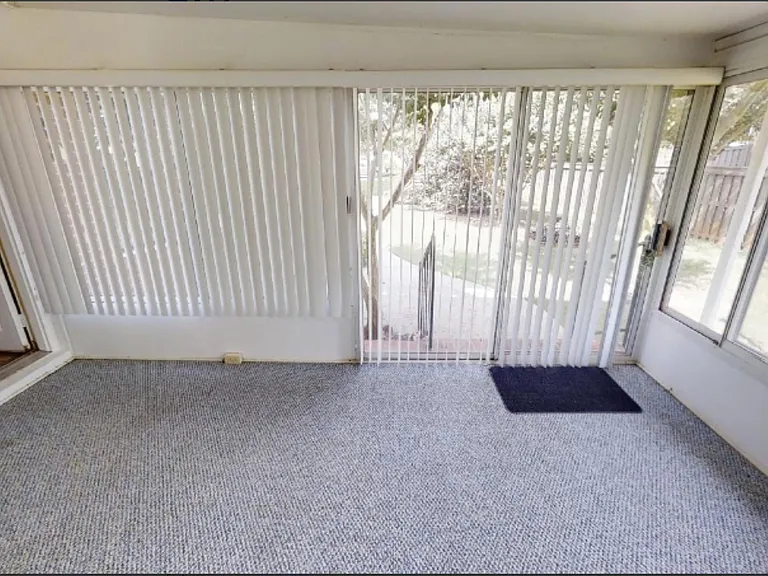 102 Montrose Dr — Photo 12