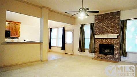 3rd image of 600 Dover Heights Trl