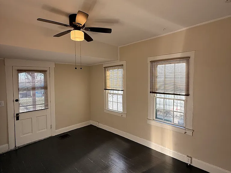 1114 Main St — Photo 13