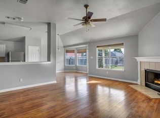 225 N Crossing Trl, Round Rock, TX 78665