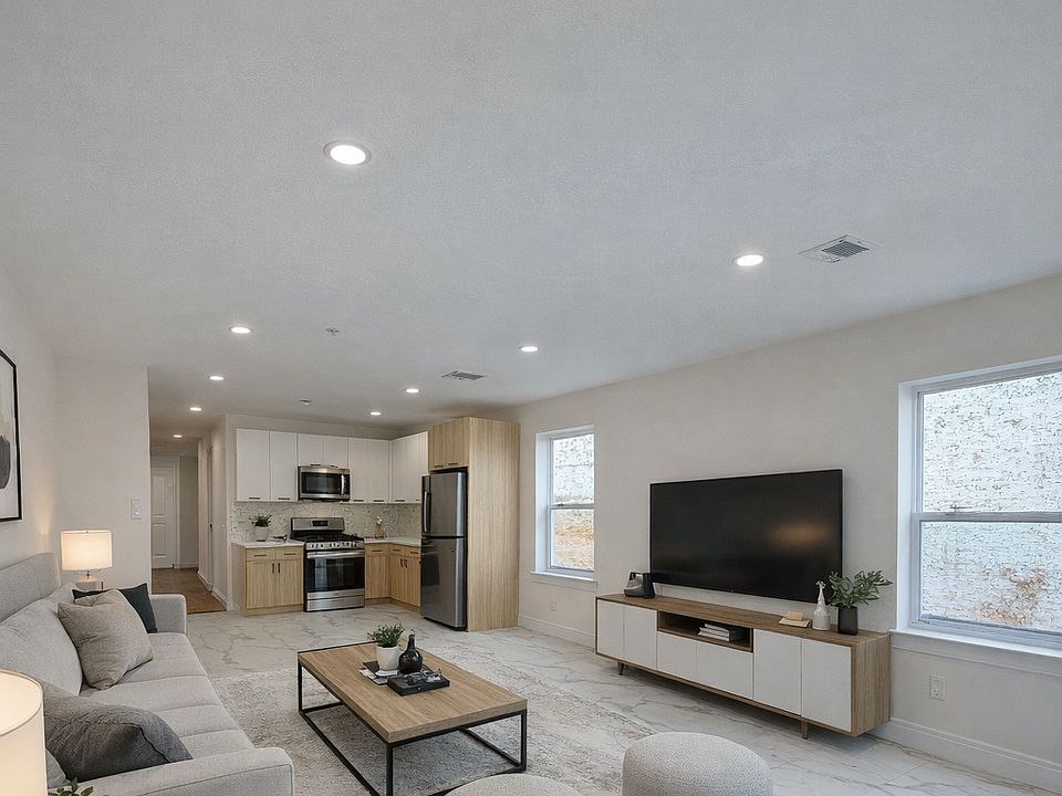 Living Room/Kitchen