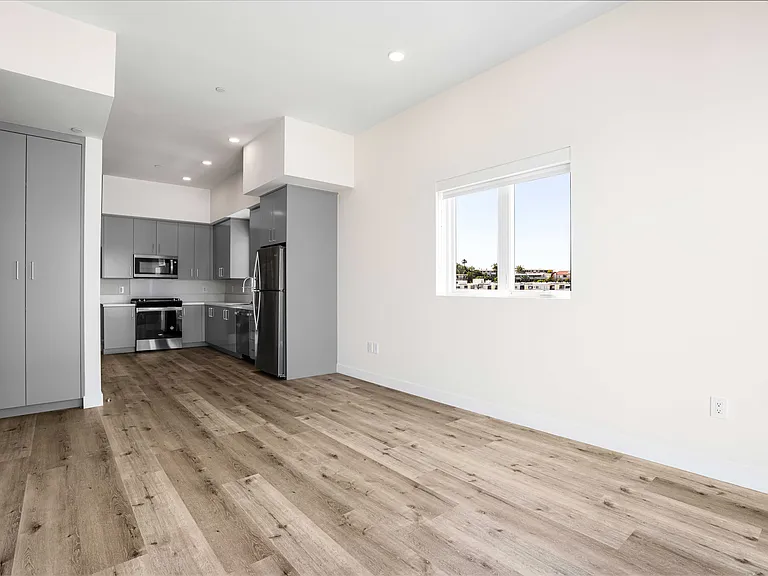 3308 Mentone Ave #304 — Photo 5