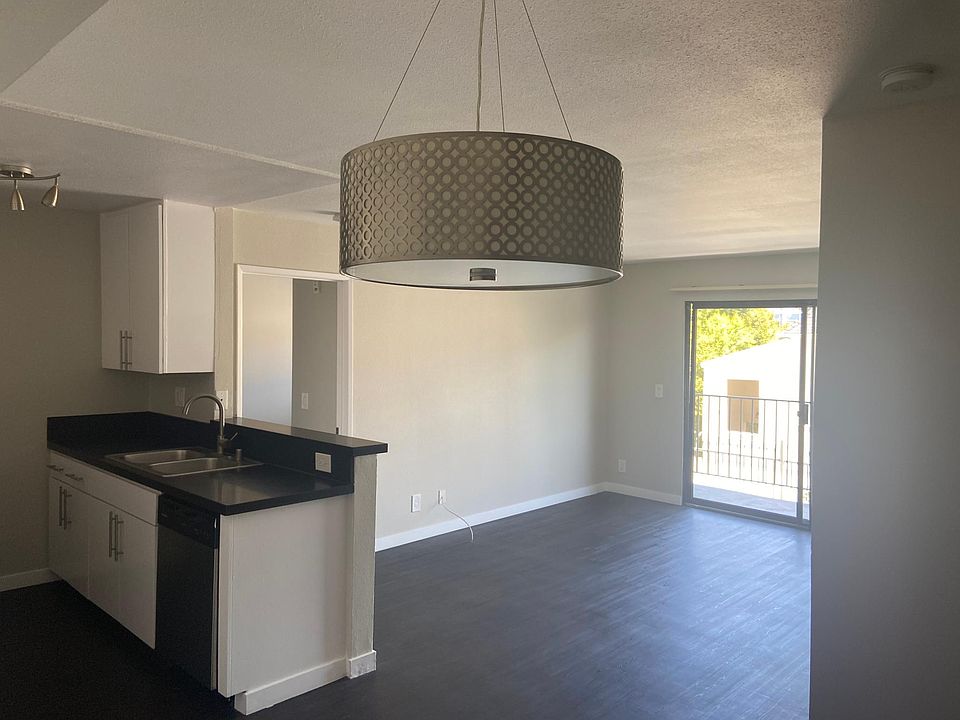 1st image of 1400 N Edgemont St #107