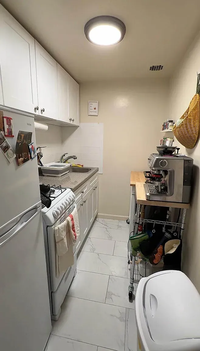 329 East 63rd Street — Photo 3