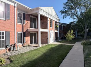 530 Shorely Dr APT 204, Barrington, IL 60010