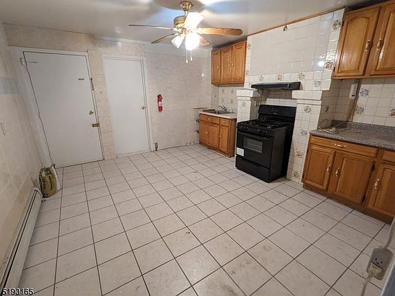 4th image of 49 Lentz Ave #1