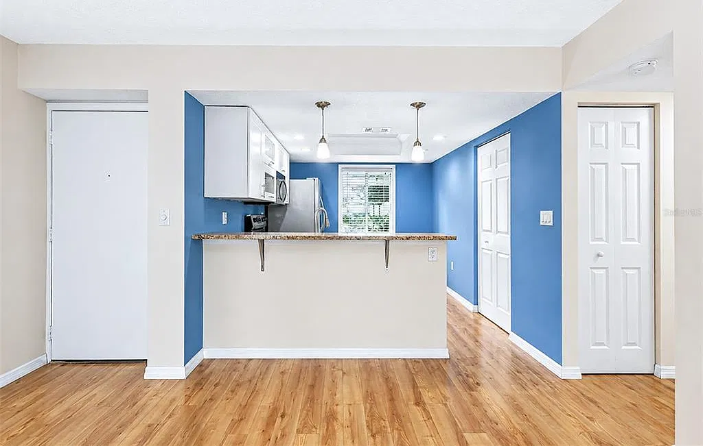 2 bed, 2.0 bath, 1054 sqft, $1,800 — Photo 2