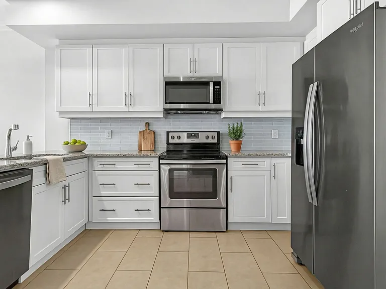 260 Villagewalk Blvd — Photo 9