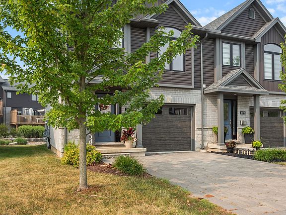 2nd image of 1070 Meadowlark Rdg #25