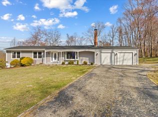 60 Oxen Hill Rd, Trumbull, CT 06611