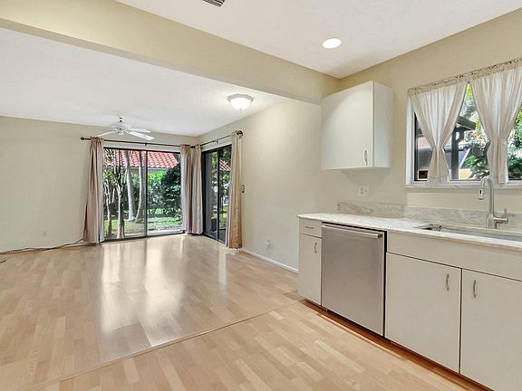 5th image of 477 NW 38th Avenue