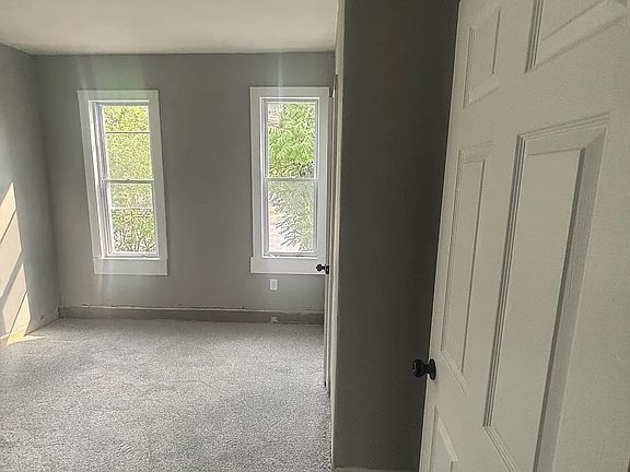 4th image of 611 E 22nd St