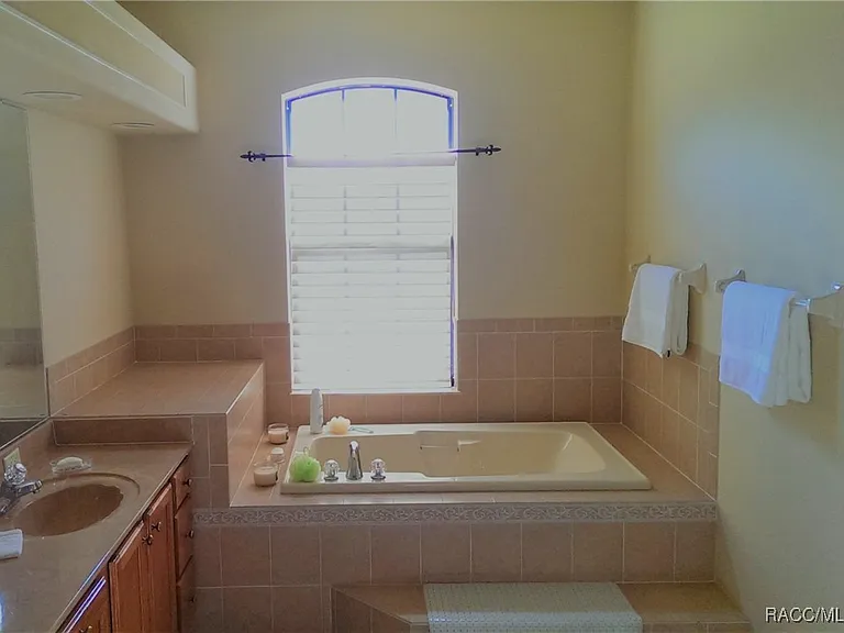38 Linder Dr — Photo 13