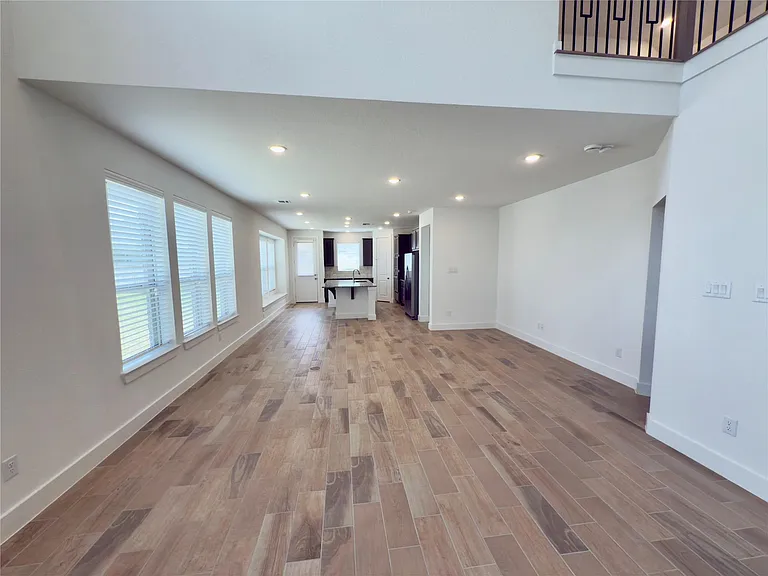 15206 Cortines Ct — Photo 4