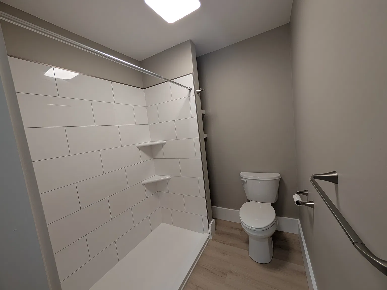 2 bed, 1000 sqft, $1,775 — Photo 3