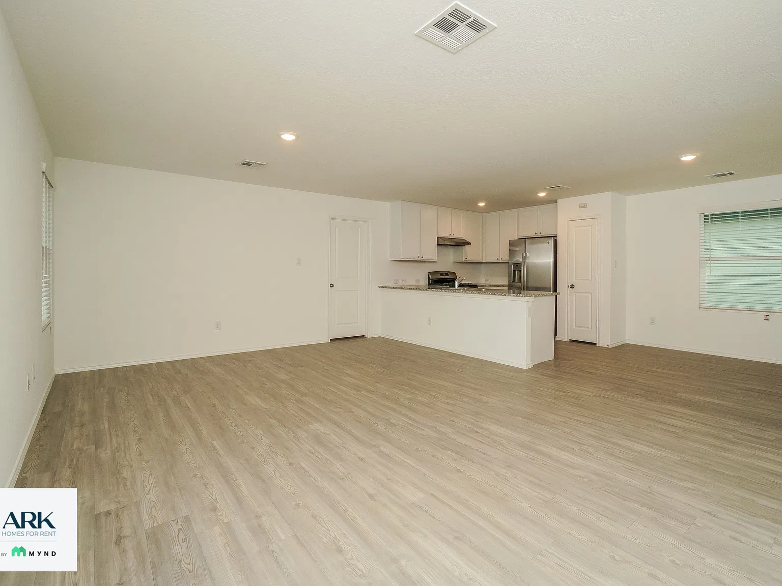 3 bed, 2.0 bath, 1450 sqft, $1,425 — Photo 3