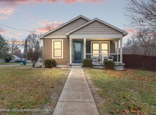 2036 Reo Rd, Lansing, MI 48910