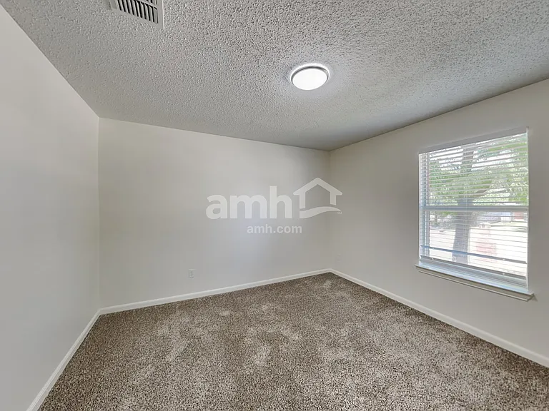 1475 Stewart Dr — Photo 20