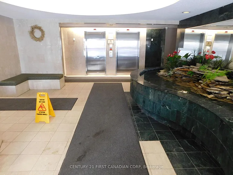 744 Wonderland Rd S #803 — Photo 35
