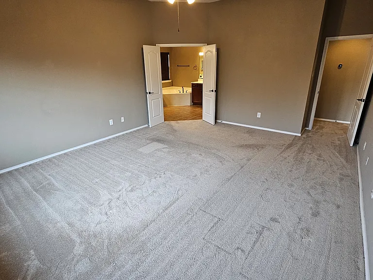 1202 Chestnut Hill Dr — Photo 15