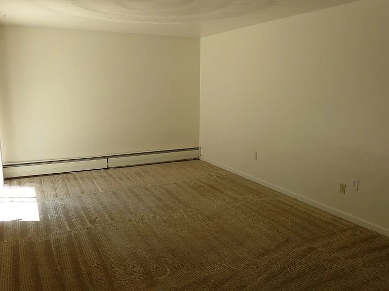2655 Mapleton Ave #102 — Photo 4