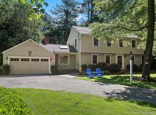 9 Parsonage Ln, Topsfield, MA 01983