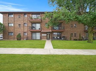 10930 Central Ave APT 2C, Chicago Ridge, IL 60415