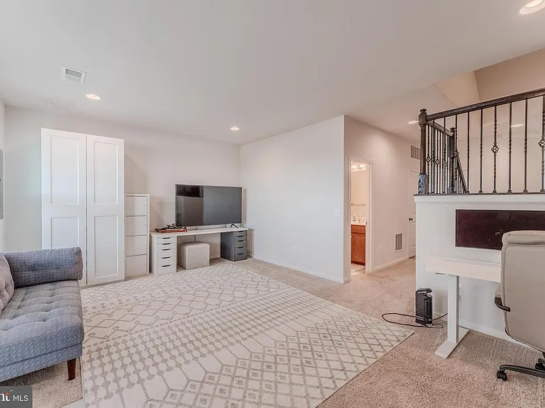 42506 Dogwood Glen Sq — Photo 5