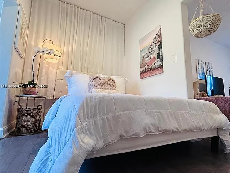 1227 Euclid Ave #7 — Photo 8