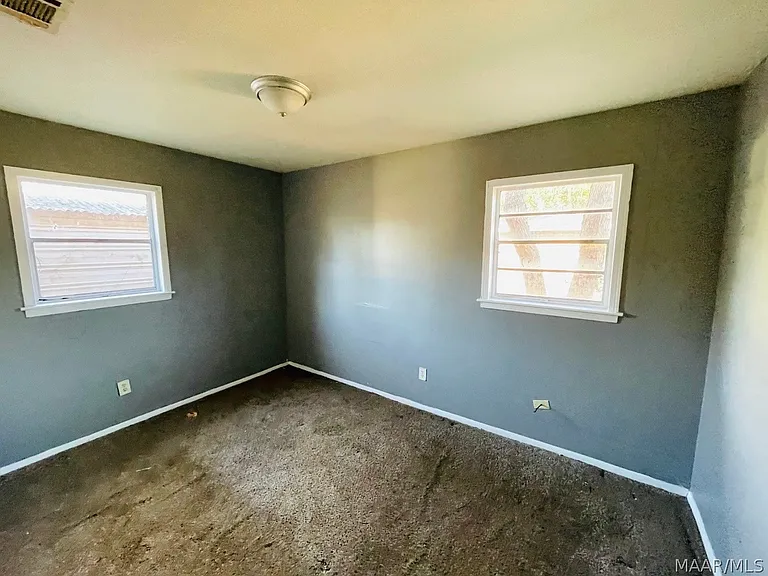 1653 N Yarbrough Ct — Photo 13