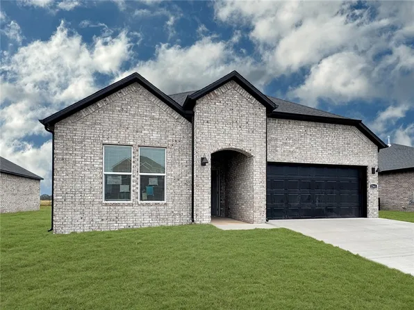2341 Longfellow Dr, Bentonville, AR 72713