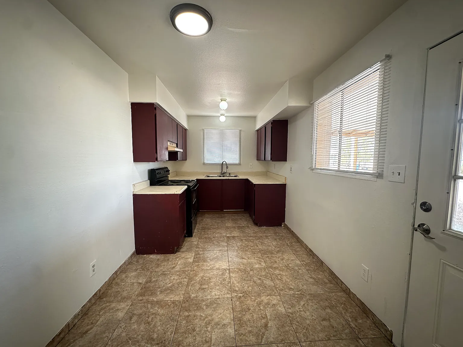 4 bed, 1420 sqft, $1,850 — Photo 4