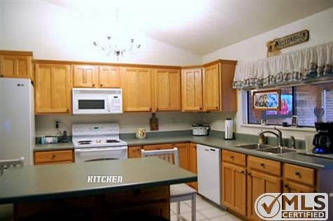 4th image of 418 Yaupon Dr