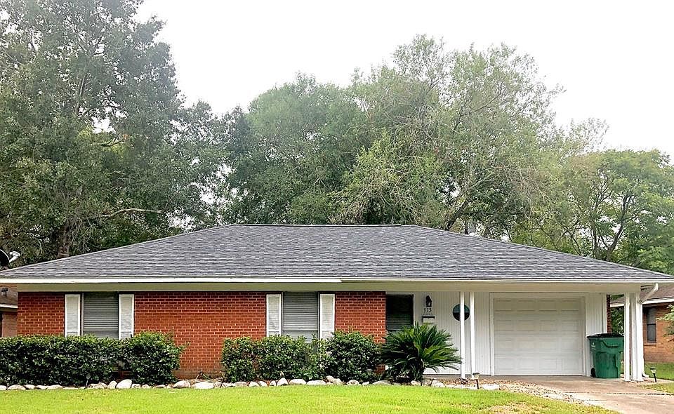 1st image of 913 Peach St