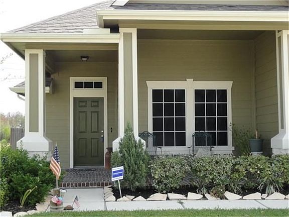 3rd image of 2402 Seahorse Bend Dr