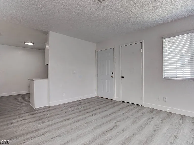 921 Snug Harbor St #D — Photo 4