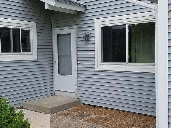 3rd image of 1002 Cumberland Ct