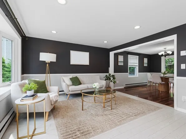29 Northwoods Cir #29, Woburn, MA 01801