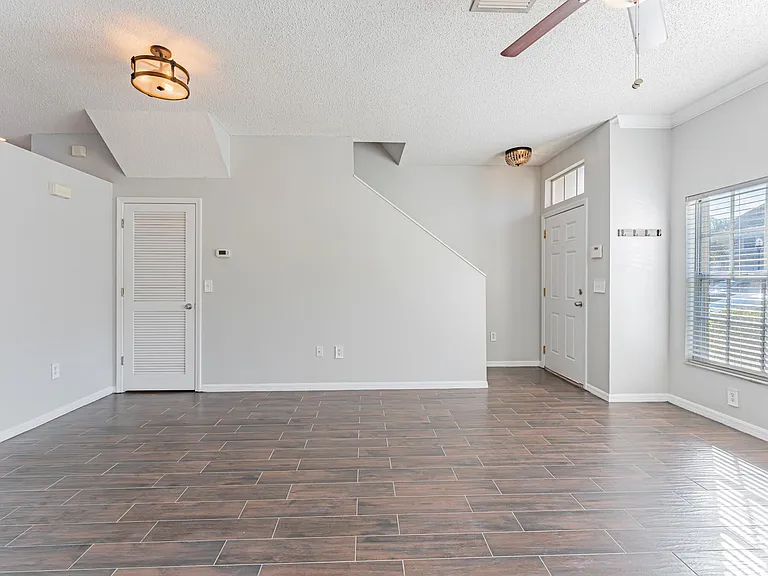 4304 Deermont Cir — Photo 7