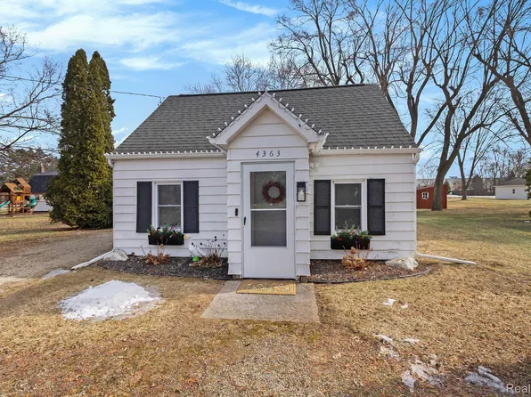 4363 S Linden Rd, Flint, MI 48507