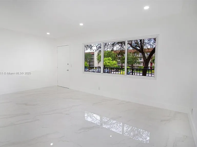 13250 SW 7th Ct #204L — Photo 18