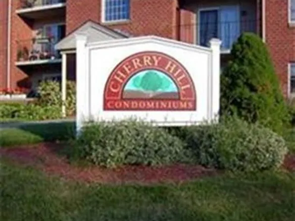 34 Maple Crest Cir APT C, Holyoke, MA 01040