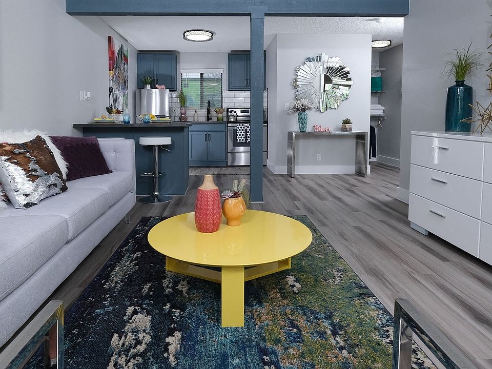 Fusion Apartments - Living Room